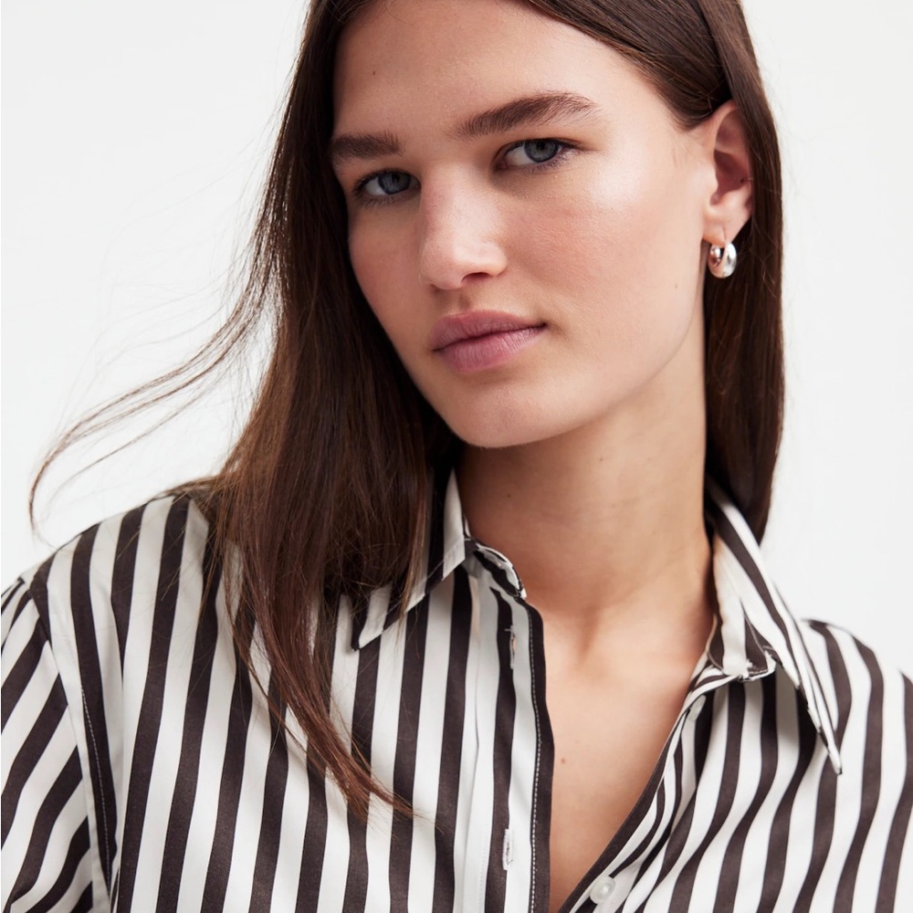 Madewell - Relaxed Button-Up Shirt in Dark Carob - Picture 3 of 6